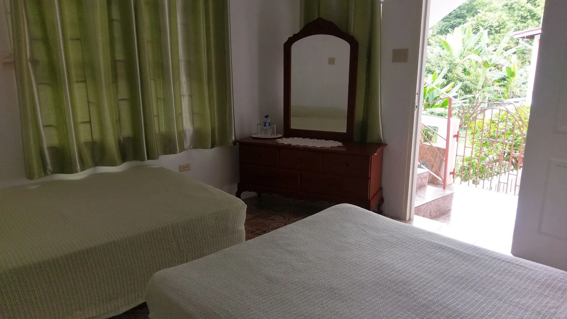 Polish Princess Guest House ポート・アントニオ